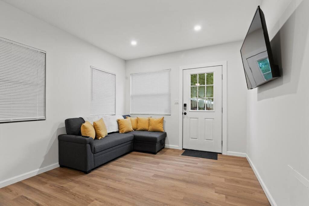 Gainesville-Newly Remodeled Home Exterior photo